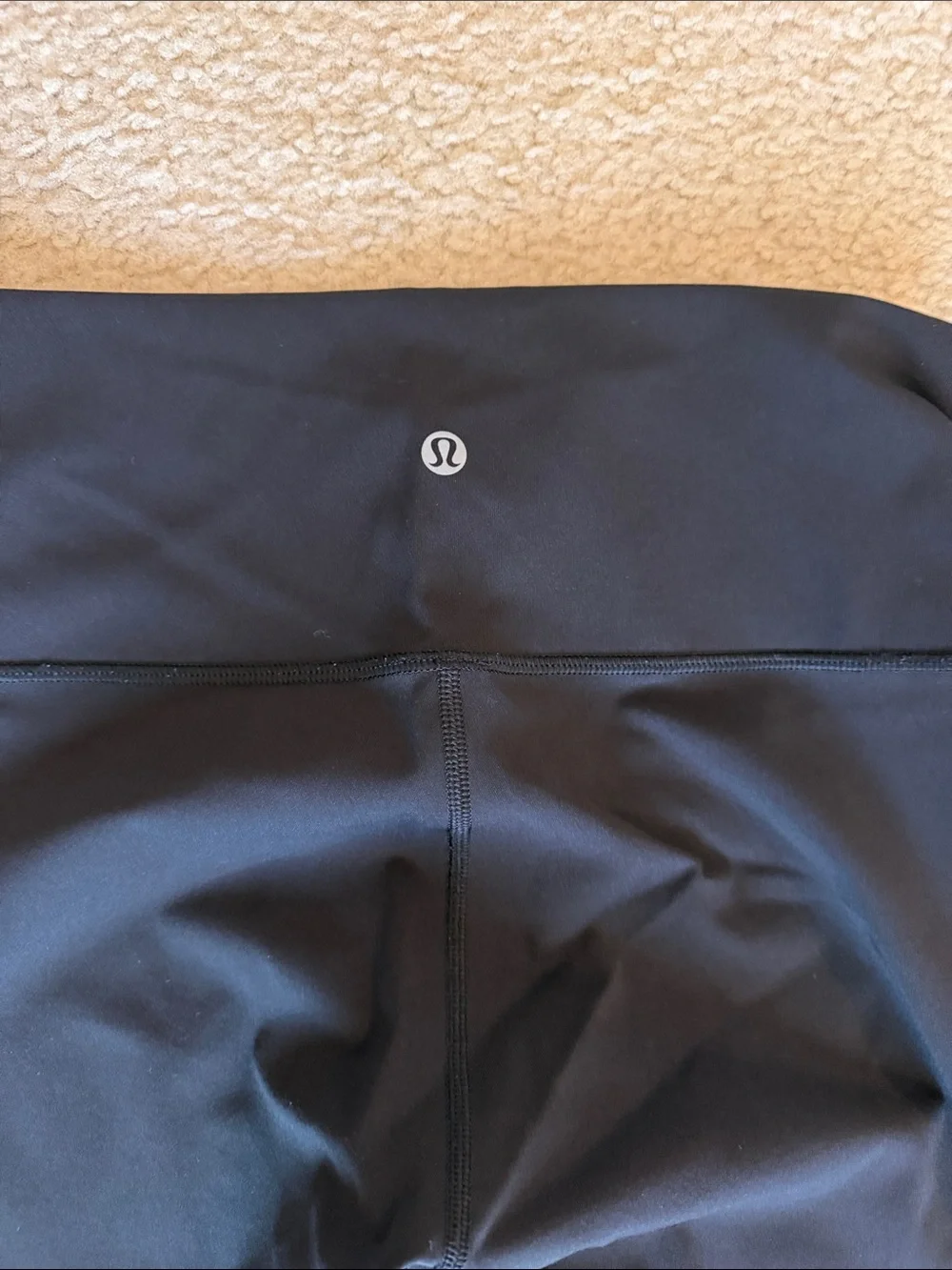 Lululemon Women’s 8 Cropped Leggings